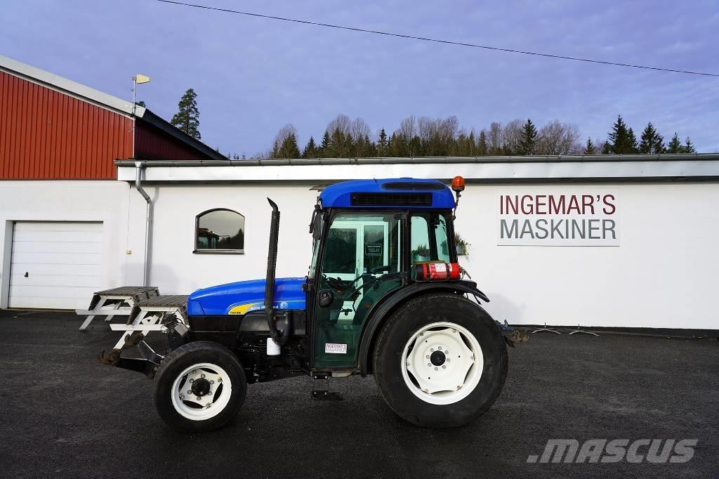 New Holland TN70NA Traktori