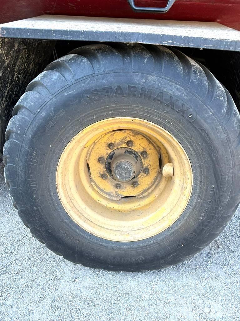 New Holland D 1210 Prese/balirke za četvrtaste bale