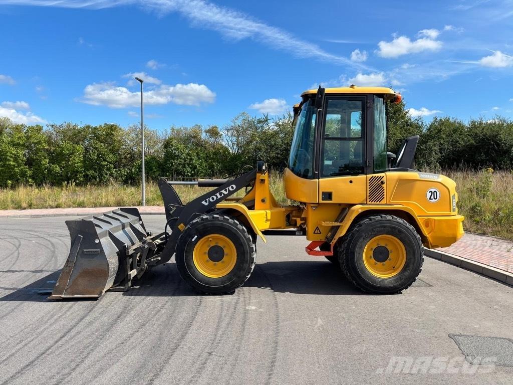 Volvo L 30 G Utovarivači na točkove