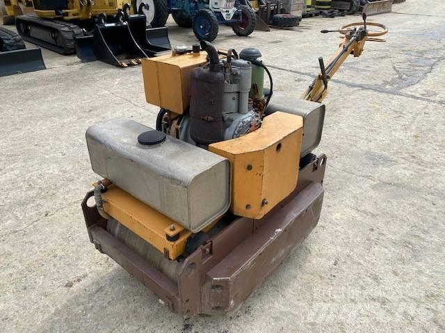 CASE Vibromax W 70 Valjci sa duplim bubnjem