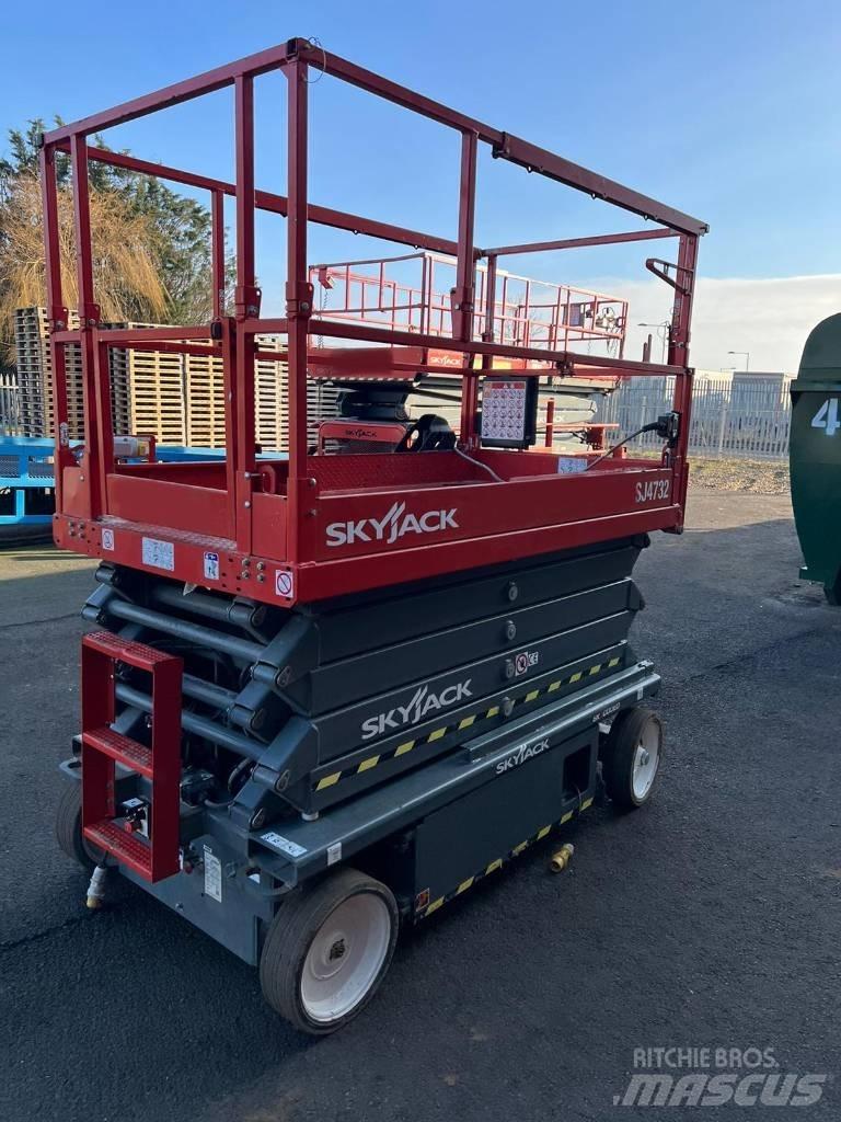 SkyJack SJ 4732 Makazaste platforme