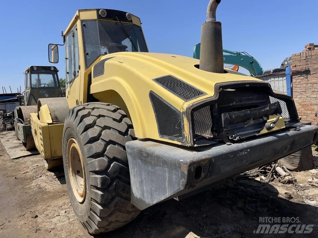 Bomag 226-4 Valjci sa jednim bubnjem