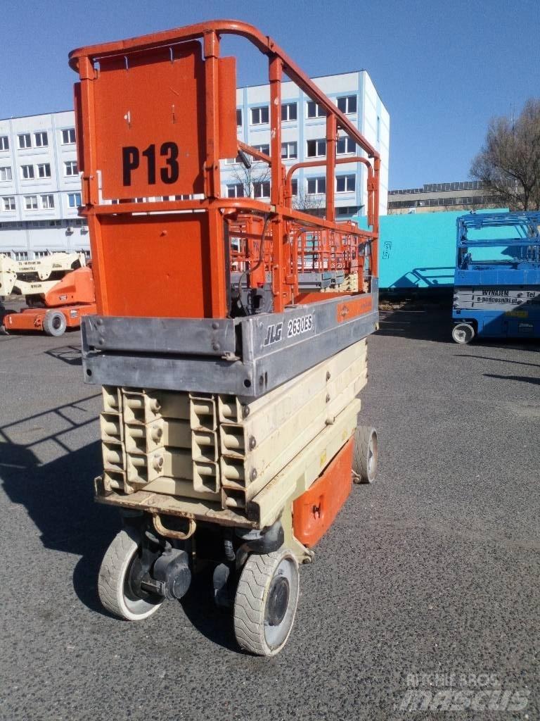 JLG 2630 ES Makazaste platforme