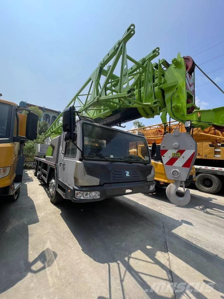 Zoomlion ZTC251V Utovorne dizalice, vitla i liftovi za materijal