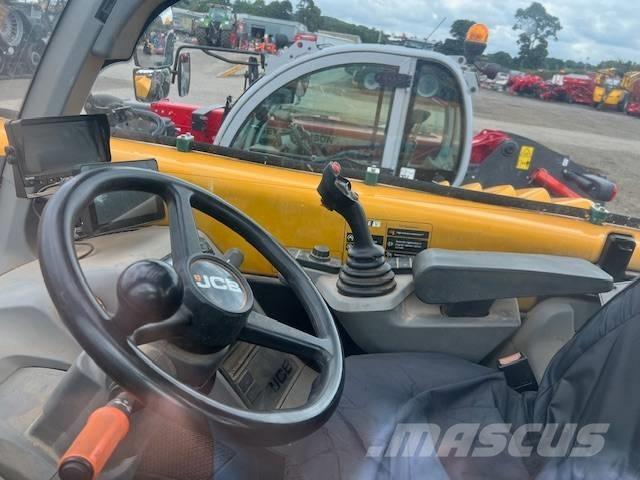 JCB 538-60 Poljoprivredni teleskopski utovarivači