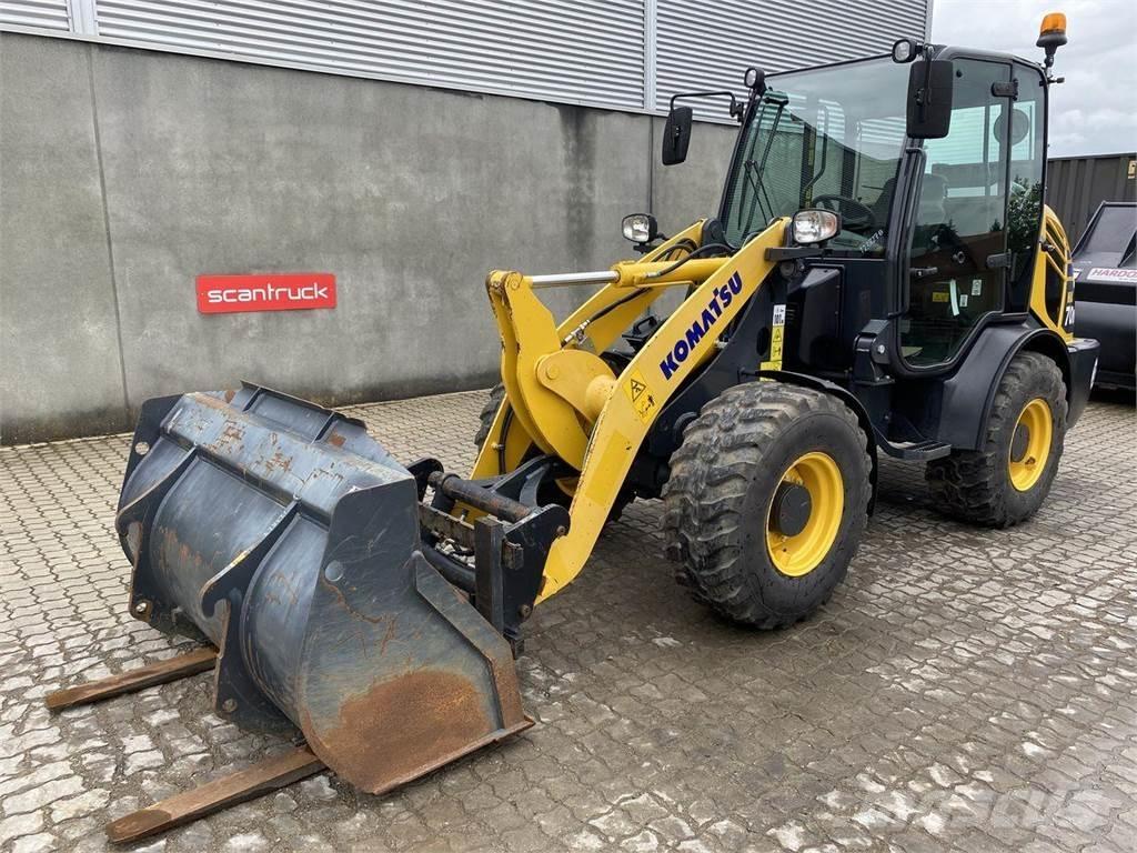 Komatsu WA70M-8EO Višenamenski utovarivači