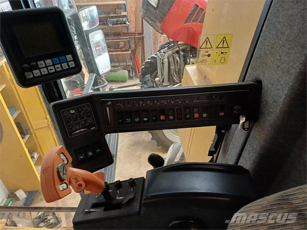 New Holland TX68 Kombajni