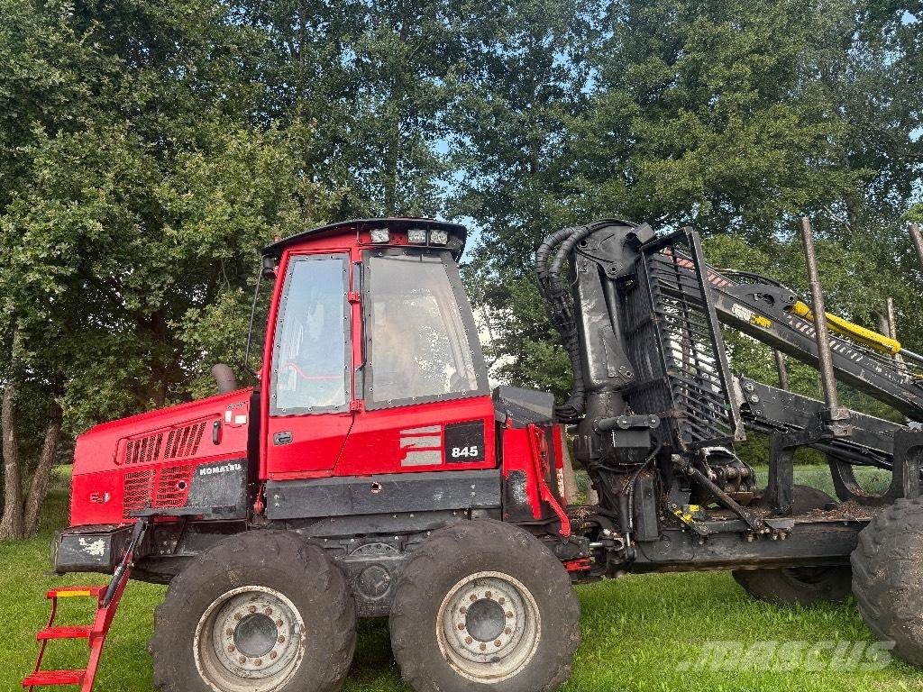 Komatsu 845 Forvarderi