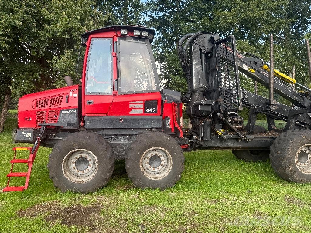 Komatsu 845 Forvarderi