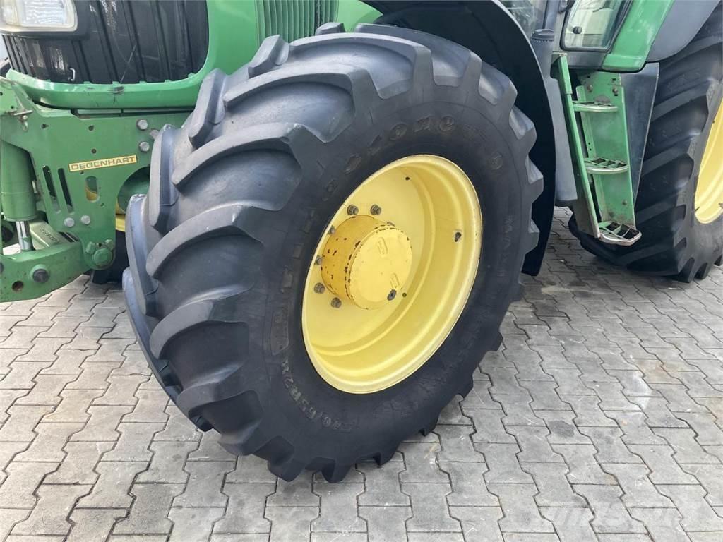 John Deere 6820 Traktori