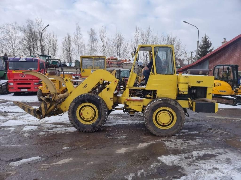  Ł 200 Ładowarka Utovarivači na točkove