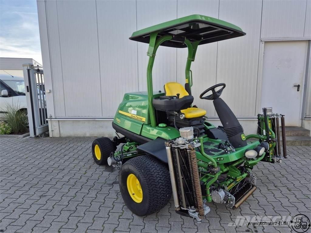 John Deere 7500A Kola za golf