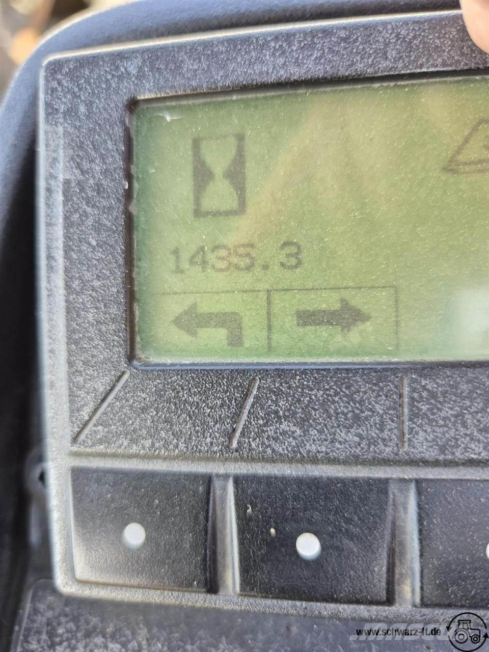 John Deere 7500A Kola za golf