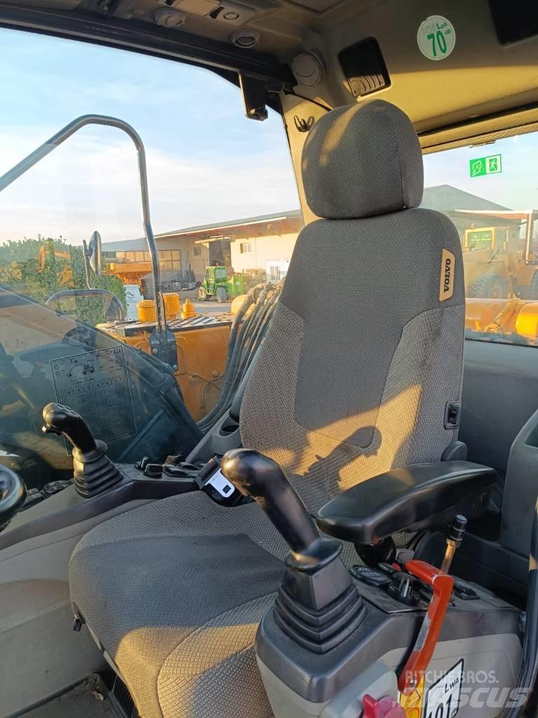 Volvo EW 140 C Bageri točkaši
