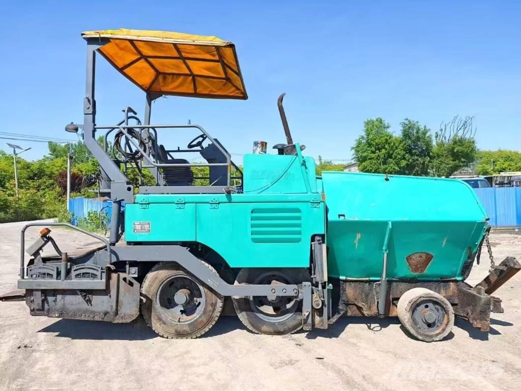 XCMG RP 453 L Asfaltni finišeri