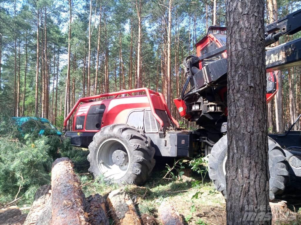 Komatsu 911.6 Harversteri
