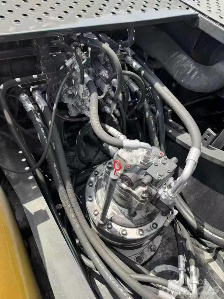 Volvo EC 240 Bageri guseničari