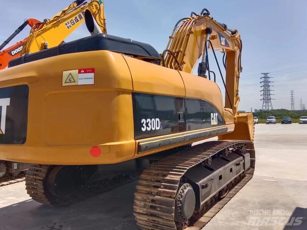 Cata-Dyne 330 Bageri guseničari
