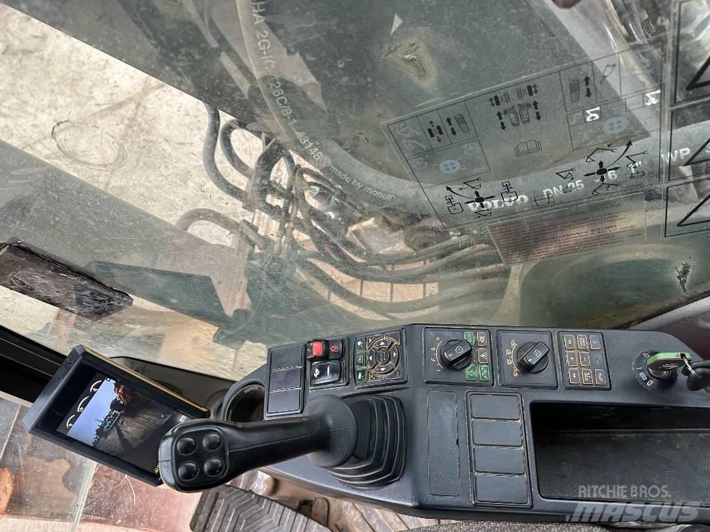 Volvo EC 160 EL Bageri guseničari