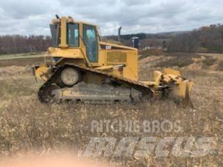 CAT D6N Buldožeri guseničari