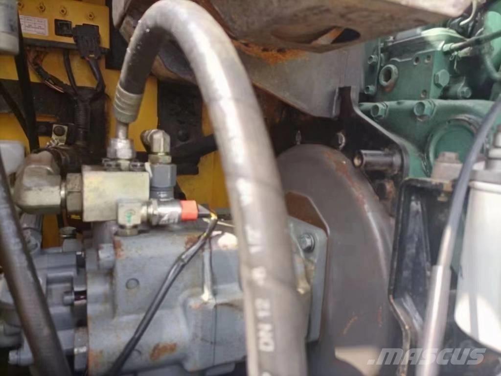 Volvo EC 80D PRO Bageri guseničari