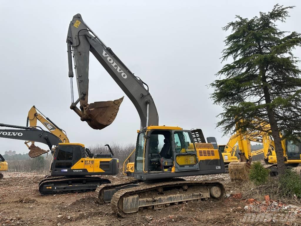 Volvo EC210D Bageri guseničari