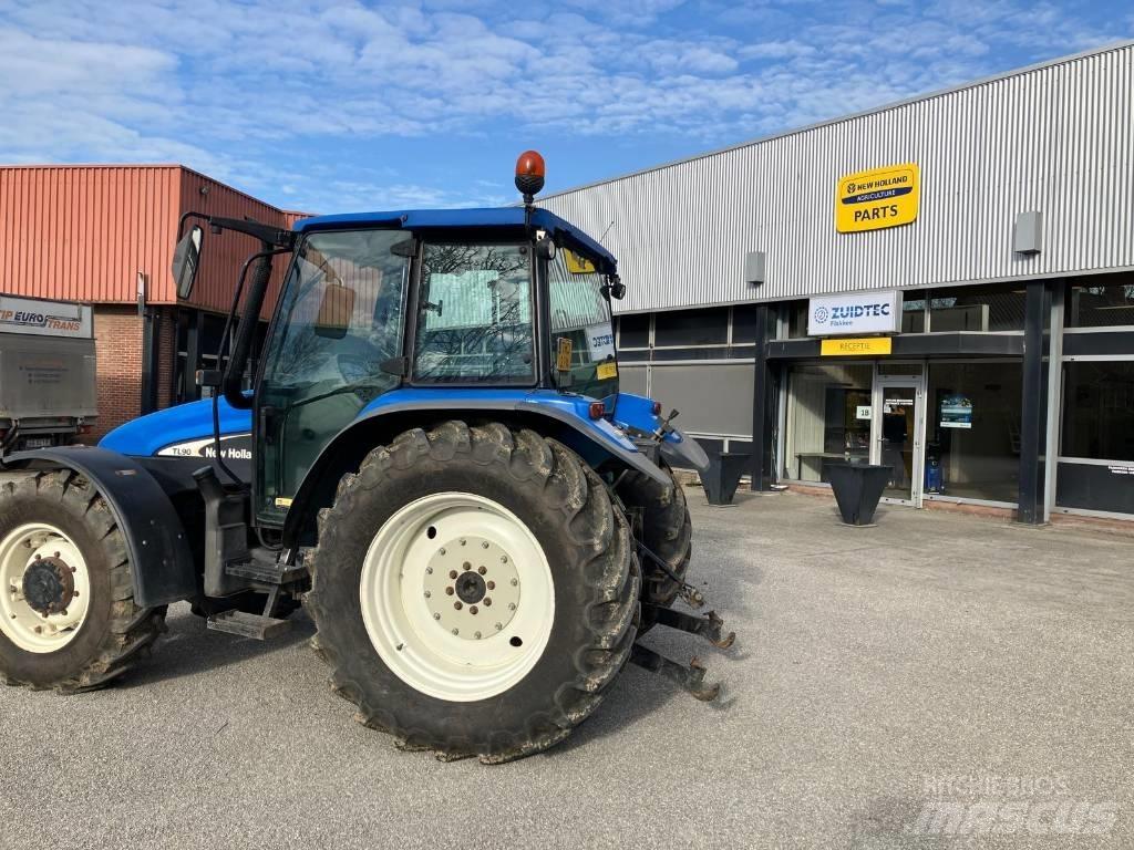 New Holland TL 90 Traktori