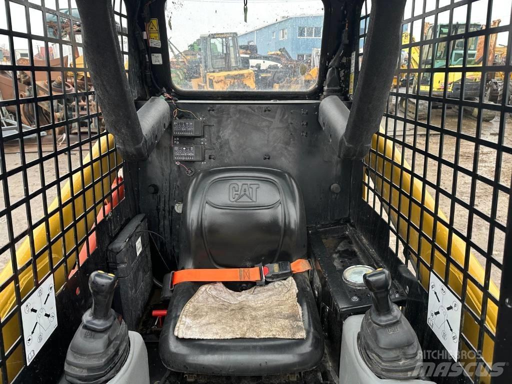 CAT 216 B 3 Skid steer mini utovarivači