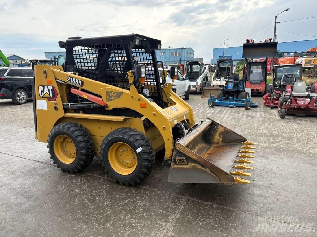 CAT 216 B 3 Skid steer mini utovarivači