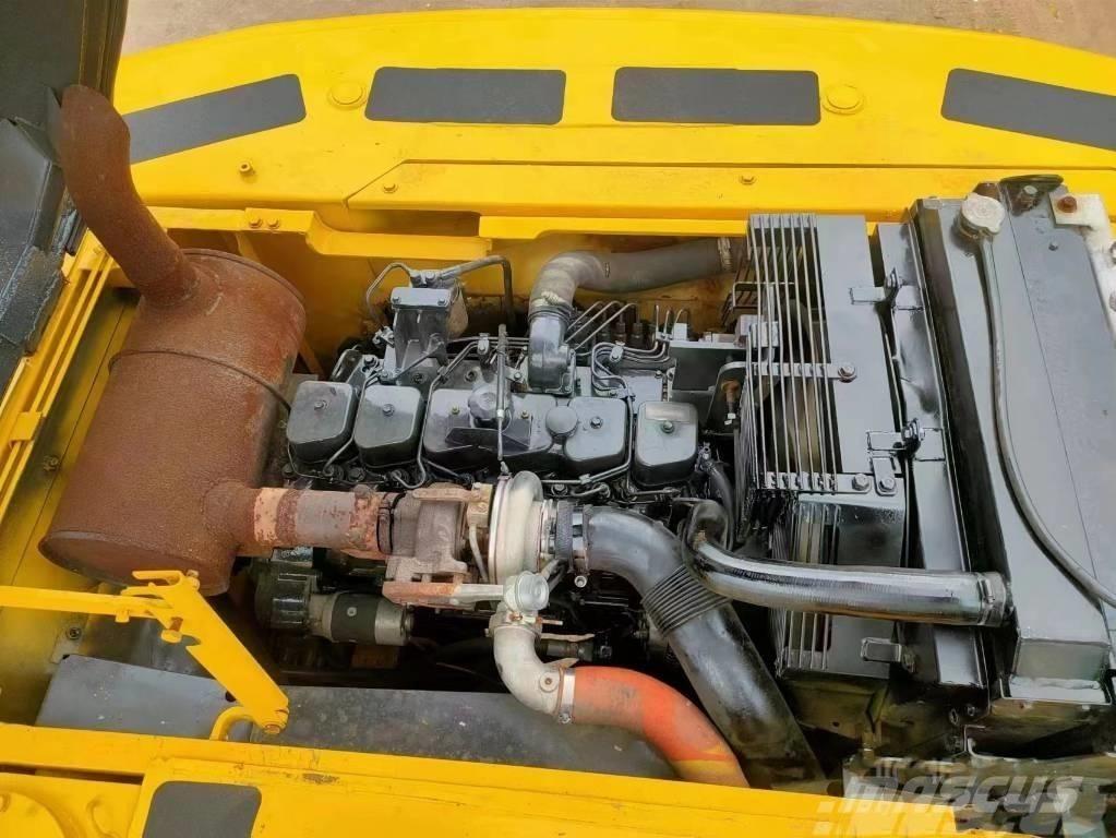 Komatsu pc220-7 Bageri guseničari