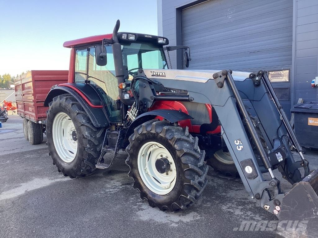 Valtra N141 Traktori