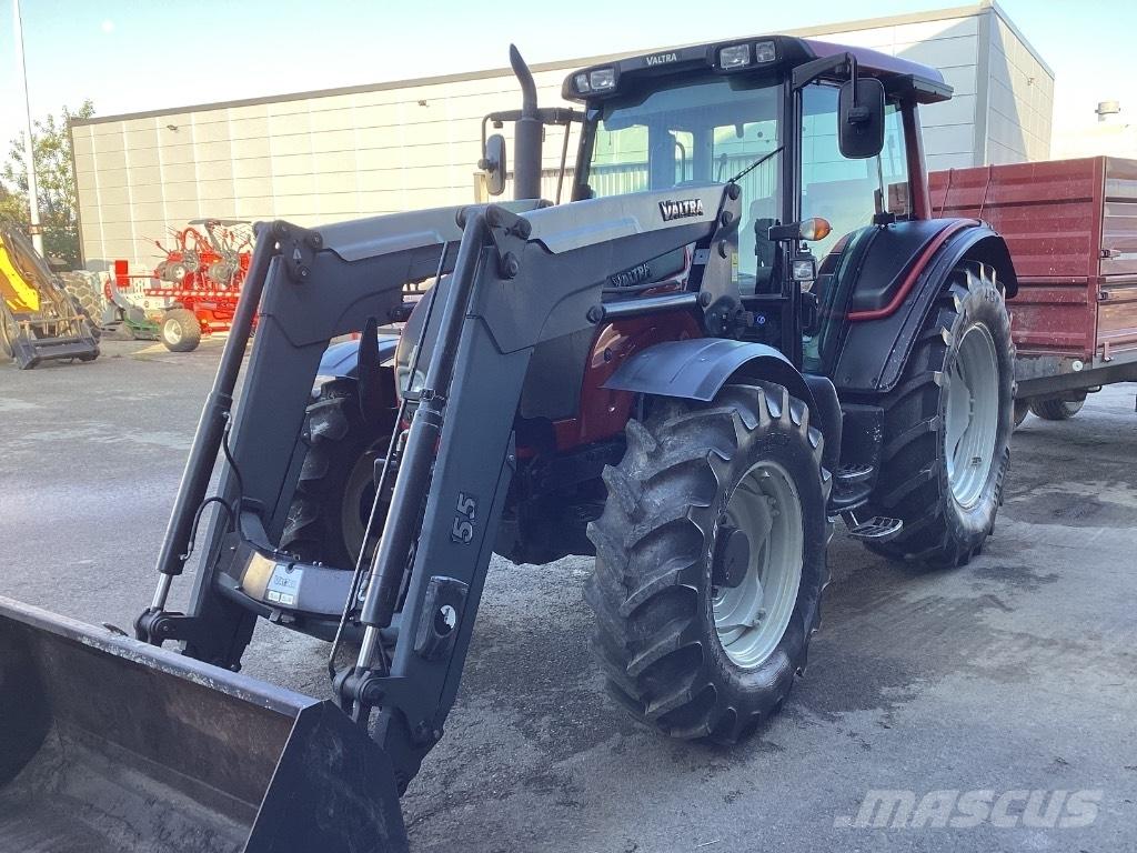 Valtra N141 Traktori