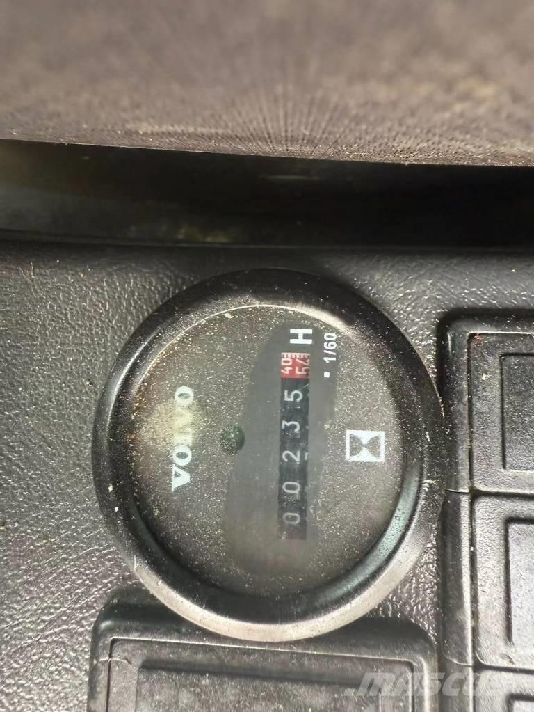 Volvo 140 Bageri guseničari