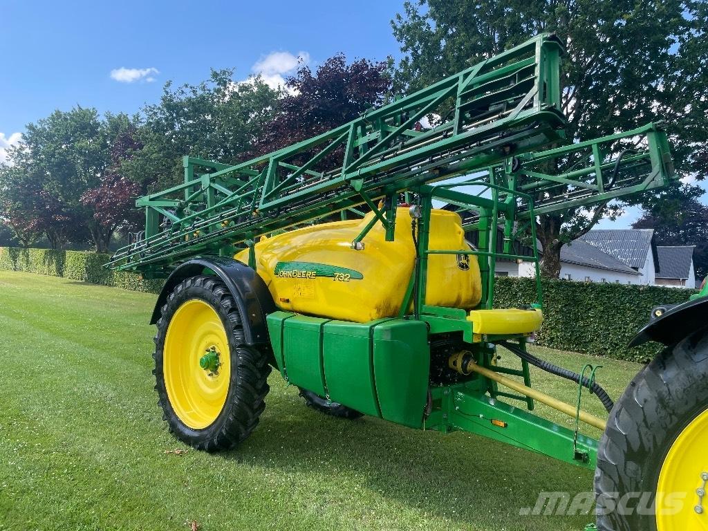 John Deere 732 Vučene prskalice