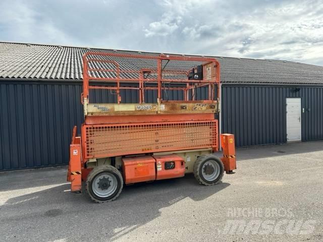 JLG M4069 Makazaste platforme