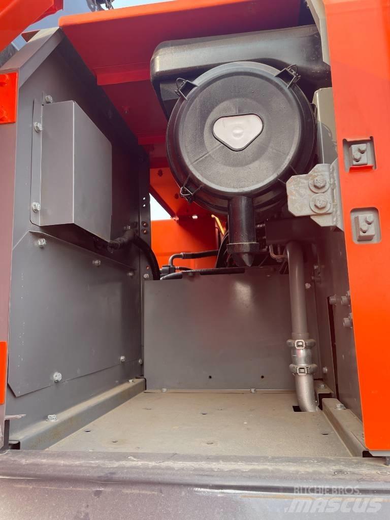 Hitachi 240 Bageri guseničari