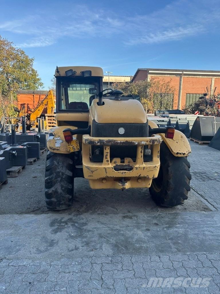 New Holland LM 640 Poljoprivredni teleskopski utovarivači