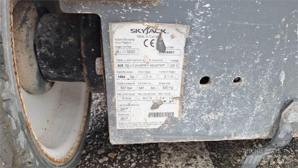 SkyJack SJIII3220 Makazaste platforme