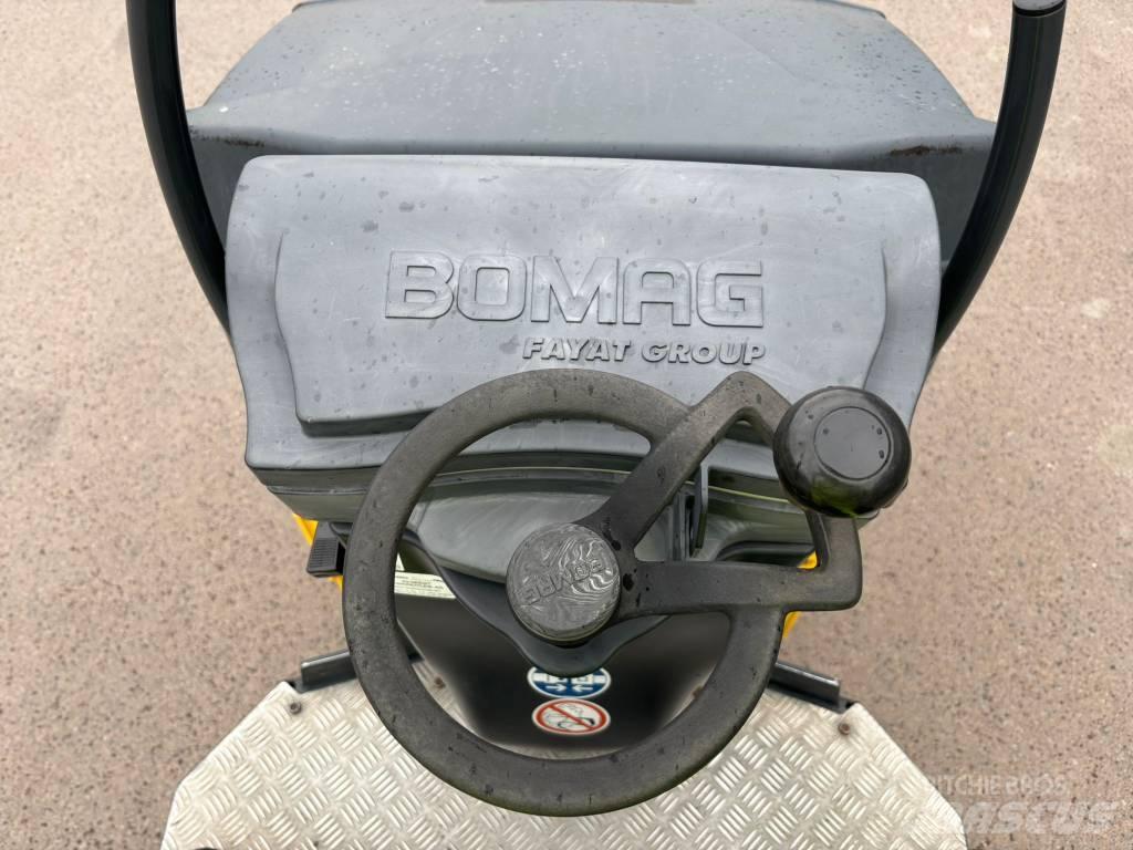 Bomag BW120AD-5 Valjci sa duplim bubnjem