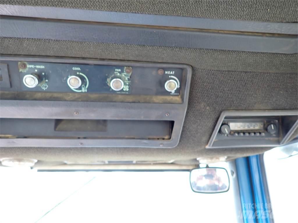 Ford TW25 Traktori