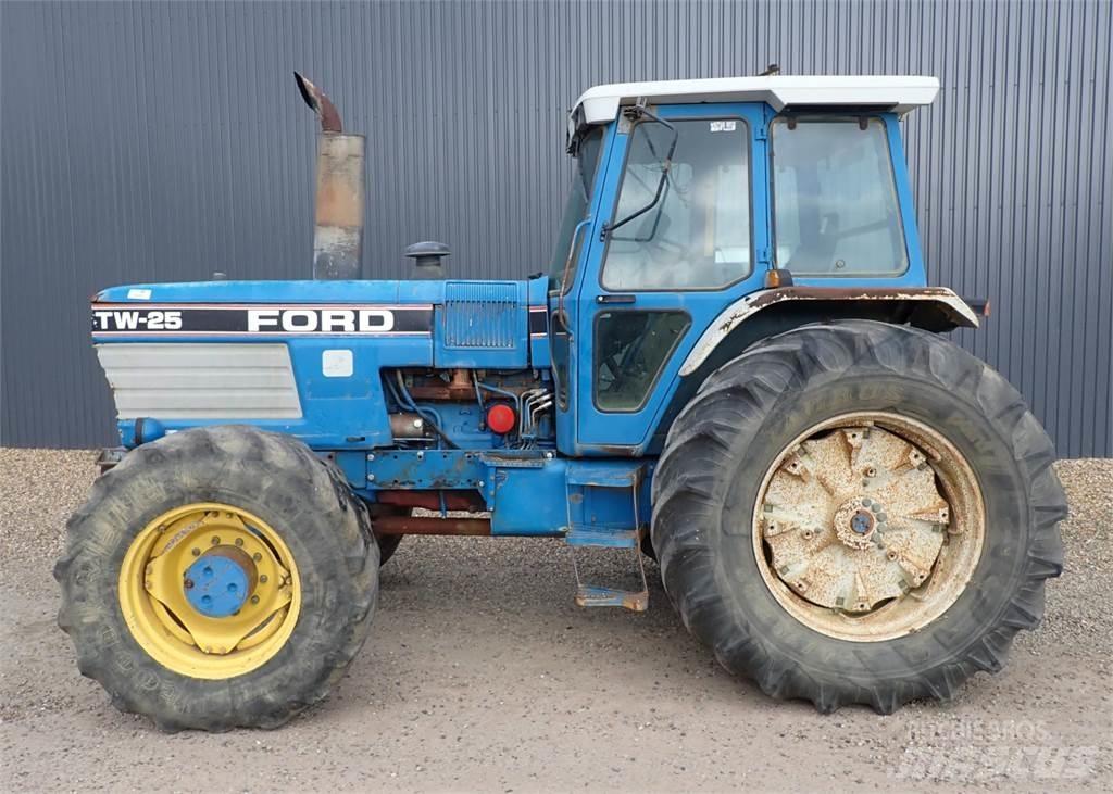 Ford TW25 Traktori