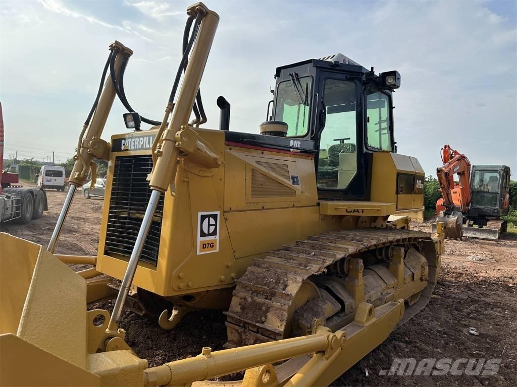CAT D7G Buldožeri guseničari