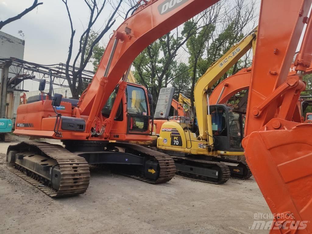 Doosan dx300 Bageri guseničari