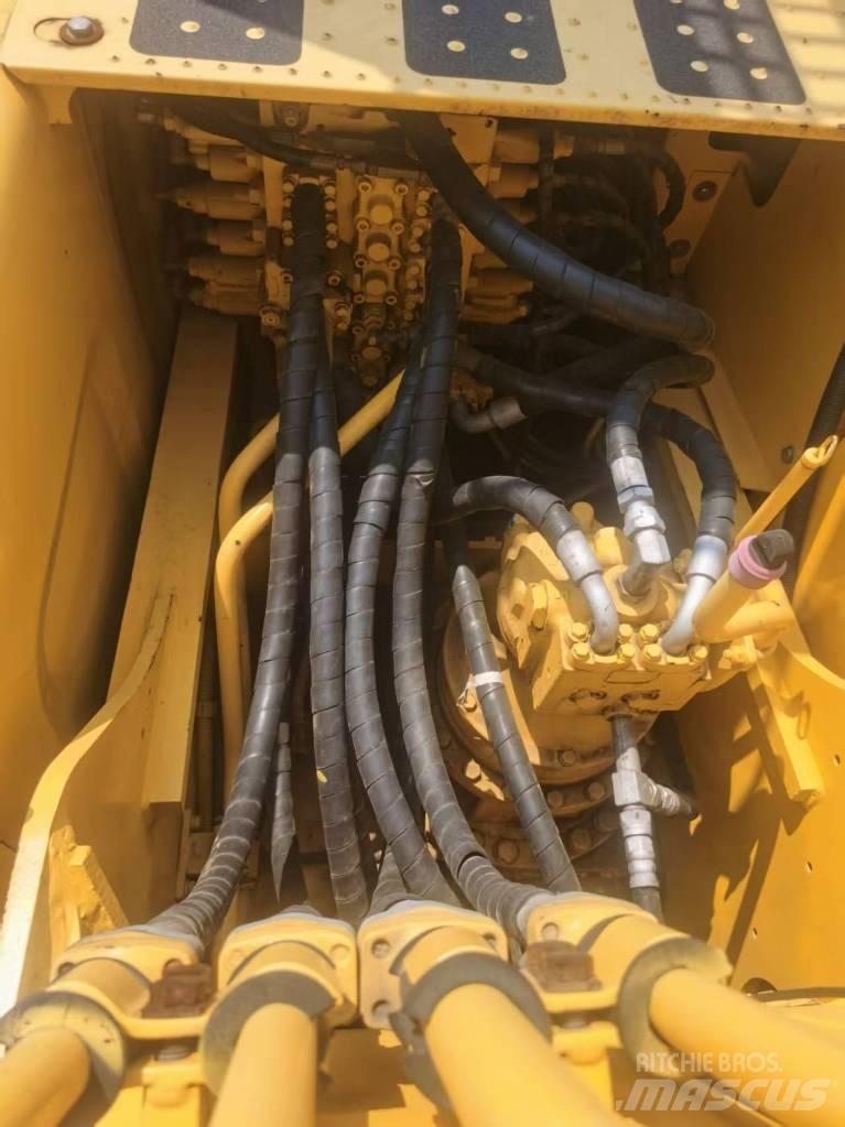 Komatsu PC 200-8 Bageri guseničari