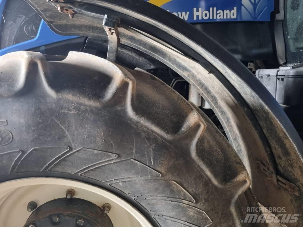 New Holland T 7060 Traktori