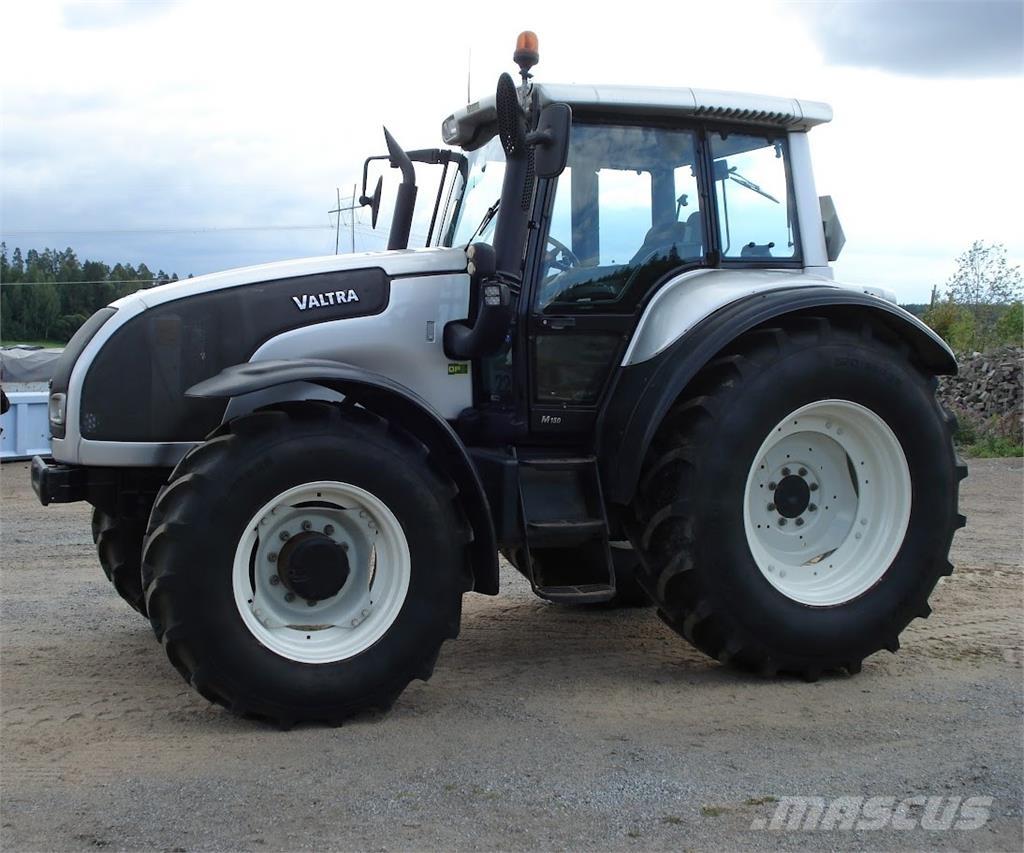 Valtra M150-4 Traktori