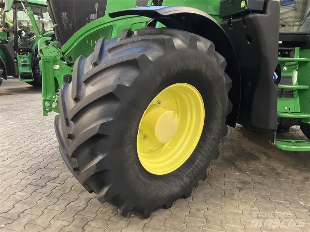 John Deere 6R 215 Traktori