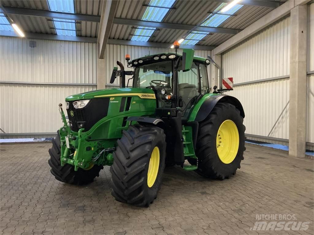 John Deere 6R 215 Traktori