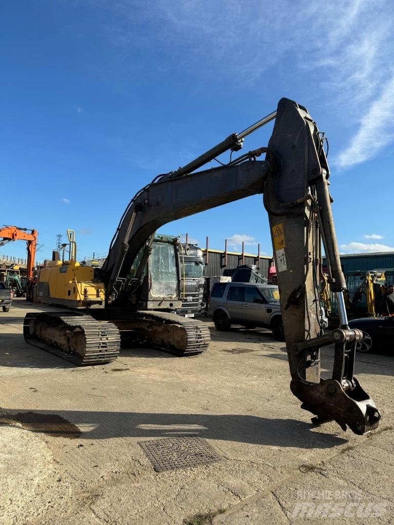 Volvo EC 220 DL Bageri guseničari