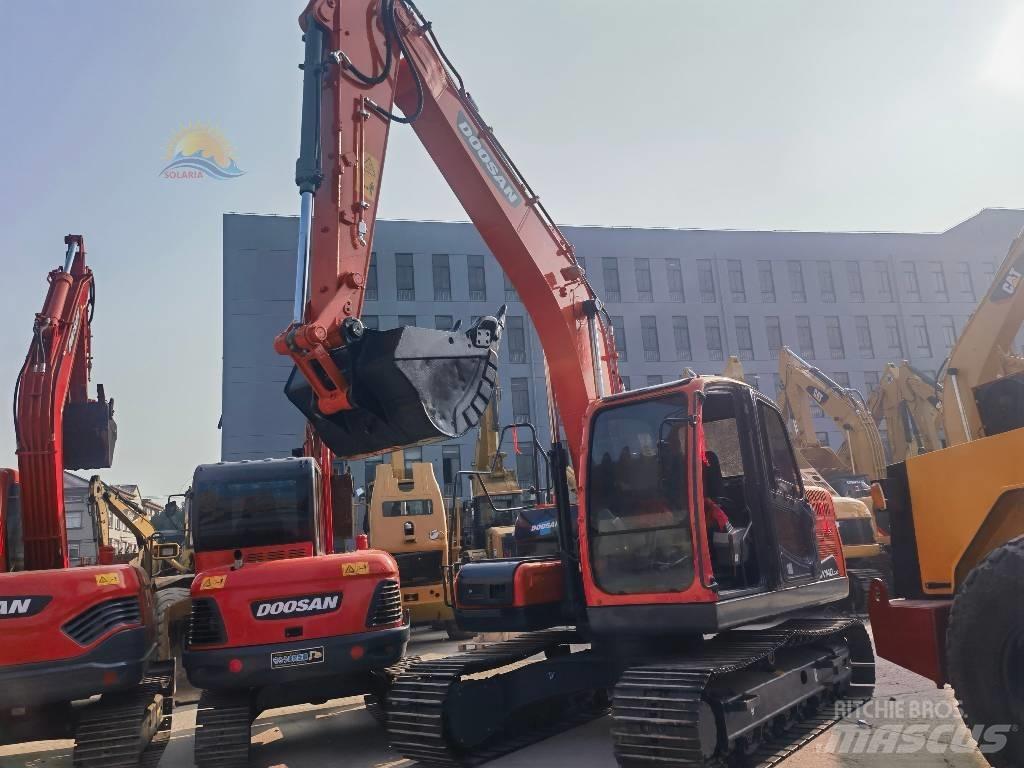 Doosan DX 140 LC Bageri guseničari
